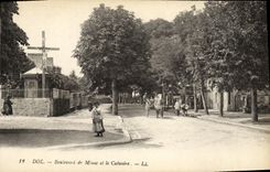 CPA Dol Boulevard de Minac et le Calvaire