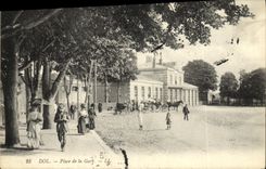 CPA Dol Place de la Gare