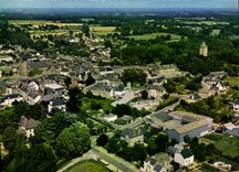 CPM Grand Fougeray Vue generale Au fond la tour Duguesclin