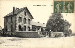 VINTAGE POSTCARD Laileu the Town hall