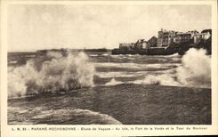CPA Parame Rochebonne Etude de Vagues Au loin le fort de la Varde et la Tour du bonheu 
