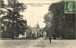 CPA Environs de Rennes Chateau de la Prevalaye Vue prise de l avenue