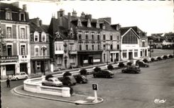 MODERN CARD Redon Street of the Foch Marshal and place of the Republic