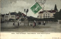 CPA Redon Place de Bretagne Sous Prefecture Ecole laique de garcons