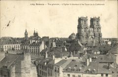CPA Rennes Vue gnerale L Eglise St Sauveur et les Tours de la Cahtedrale