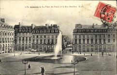CPA Rennes La Place du Palais et la rue Bourbon