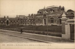 CPA Rennes La Nouvelle Ecole de Medecine et de Pharmacie