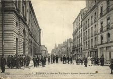 VINTAGE POSTCARD Rennes Street of Pre Boot Head post office