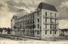 CPA Rennes Caserne du 24eme Dragon Militaria