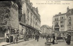 CPA Rennes Ce qui reste des remparts Rue Rallier bonne animation 