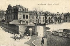 VINTAGE POSTCARD Rennes Barracks of L Militaria Arsenal