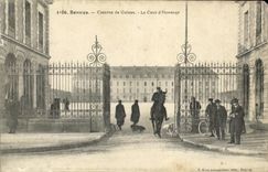 CPA Rennes Caserne de Guines La Cour d Honneur Militaria 