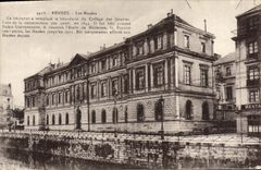 VINTAGE POSTCARD Rennes museums