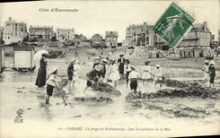 CPA Parame La plage de Rochebonne Les travailleurs de la mer Enfants