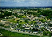 CPM Saint Aubin D Aubigne Vue Generale aerienne Au premier plan boulevard du stade