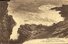 CPA St Lunaire Pointe du Decolle La mer s engouffrant dans la grotte des sirenes