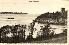VINTAGE POSTCARD Saint Servan on Mer Mouth of the Rancid Sight of the Lime kilns the rock with the gulls