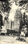 CPA Vitre La Place St Yves et les Tours du Chateau Enfants