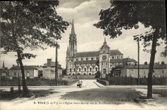 CPA Vitre L Eglise Saint Martin Vue du Boulevard d Argentre