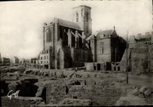 CPM Saint Malo En Ruines La Cathedrale et la Rue Porion Militaria