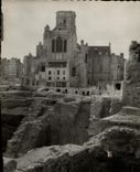 CPM Saint Malo en Rulnes La Cathedrale Vue De la Rue st Vincent Militaria 1944