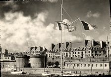 CPM Saint Malo La Cite Des Corsairos et les Vieux Remparts