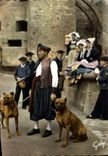 MODERN CARD Saint Malo Groups Folk Quic in Groigne Chiennetier and dogs of Guet Costumes of Saint malo Parame