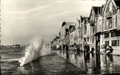 MODERN CARD St Malo High tide On the Furrow