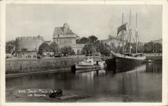 MODERN CARD St Malo the Basins Boats