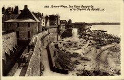VINTAGE POSTCARD St Malo Old Walls and the Covered way