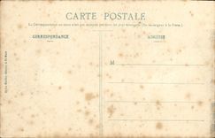 CPA Saint Malo Les remparts et les Quais au loin St Servan Bateau