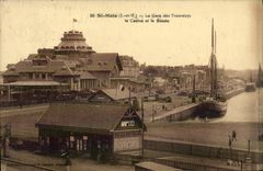 CPA St Malo La Gare Des Tramways Le Casino et le Bassin Bateau