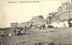 CPA Saint Malo Remparts et Plage du Grand Bey