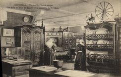 CPA Saint Malo Musee d art breton ancien Une salle du pays de Rennes Un ensemble du Morbihan Folklore 