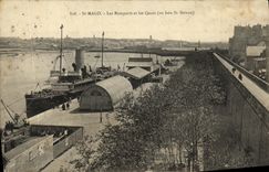 CPA Saint Malo Les remparts et les quais au loin St SErvan Baetau 