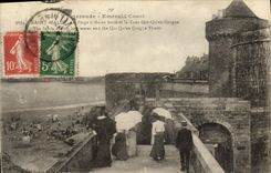 CPA St Malo La plage a maree basse et la tour Qui Qu en Grogne 