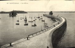 VINTAGE POSTCARD St Malo the Mole Boats