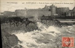 CPA St Malo Etude de Vagues Pres le Chateau de la Duchesse Anne