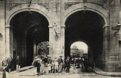 VINTAGE POSTCARD Saint Malo Carries Holy Vincent Vue interior Enfants