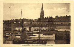 VINTAGE POSTCARD St Malo the Large Gate Boat