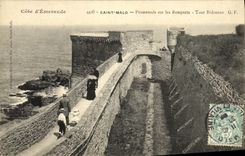 VINTAGE POSTCARD Holy Malo Walk On the Walls Bidouane Turn