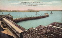 CPA Saint Malo Les Remparts Le Mole des Noires