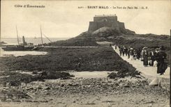 CPA Saint Malo La Fort du Petit Be Bateau