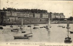 CPA Saint Malo L Avant Port et le Quai de Dinard Bateaux
