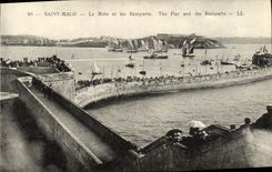 CPA Saint Malo Le Mole et les Remparts