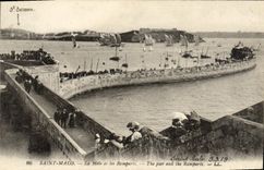 CPA Saint Malo Le Mole et les Remparts