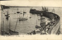 CPA Saint Malo Le Mole Bateaux 