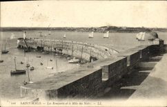 CPA Saint Malo Les Remparts et le Mole Des Noirs