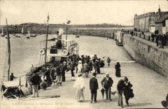 VINTAGE POSTCARD Holy Malo the Casino and the Furrow Boat