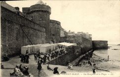 CPA Saint Malo Les Remparts et la Plage